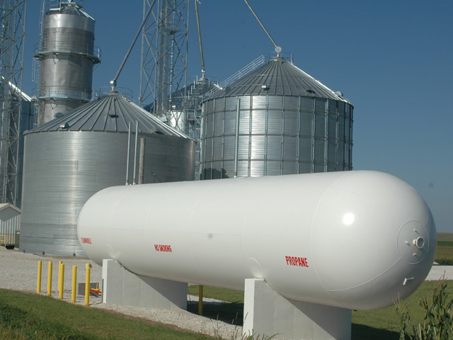 Farmers across the Corn Belt are finding it challenging to find enough propane to complete harvest. (DTN/Progressive Farmer file photo) 